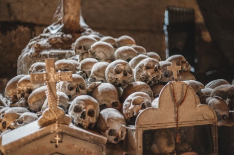 Una Giornata a Napoli tra Cultura e Mistero: Il Cimitero delle Fontanelle